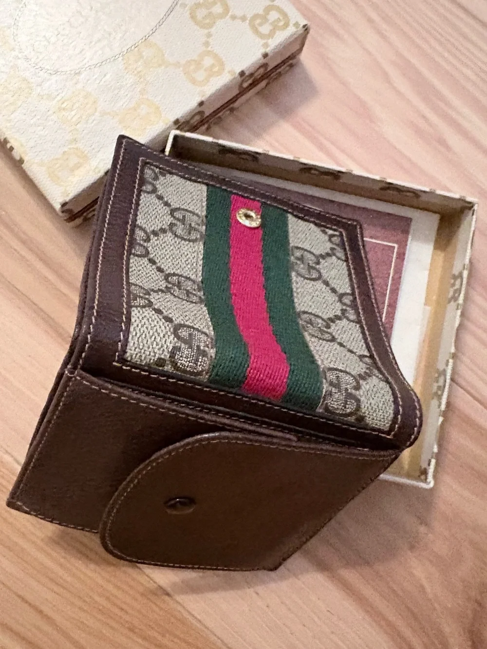 Vintage Gucci wallet